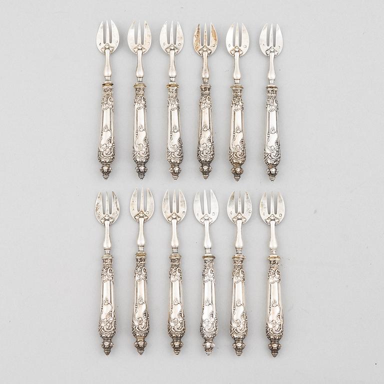 Twelve French Silver Oyster Forks, mark of Louis Coignet, Paris 1889-93.