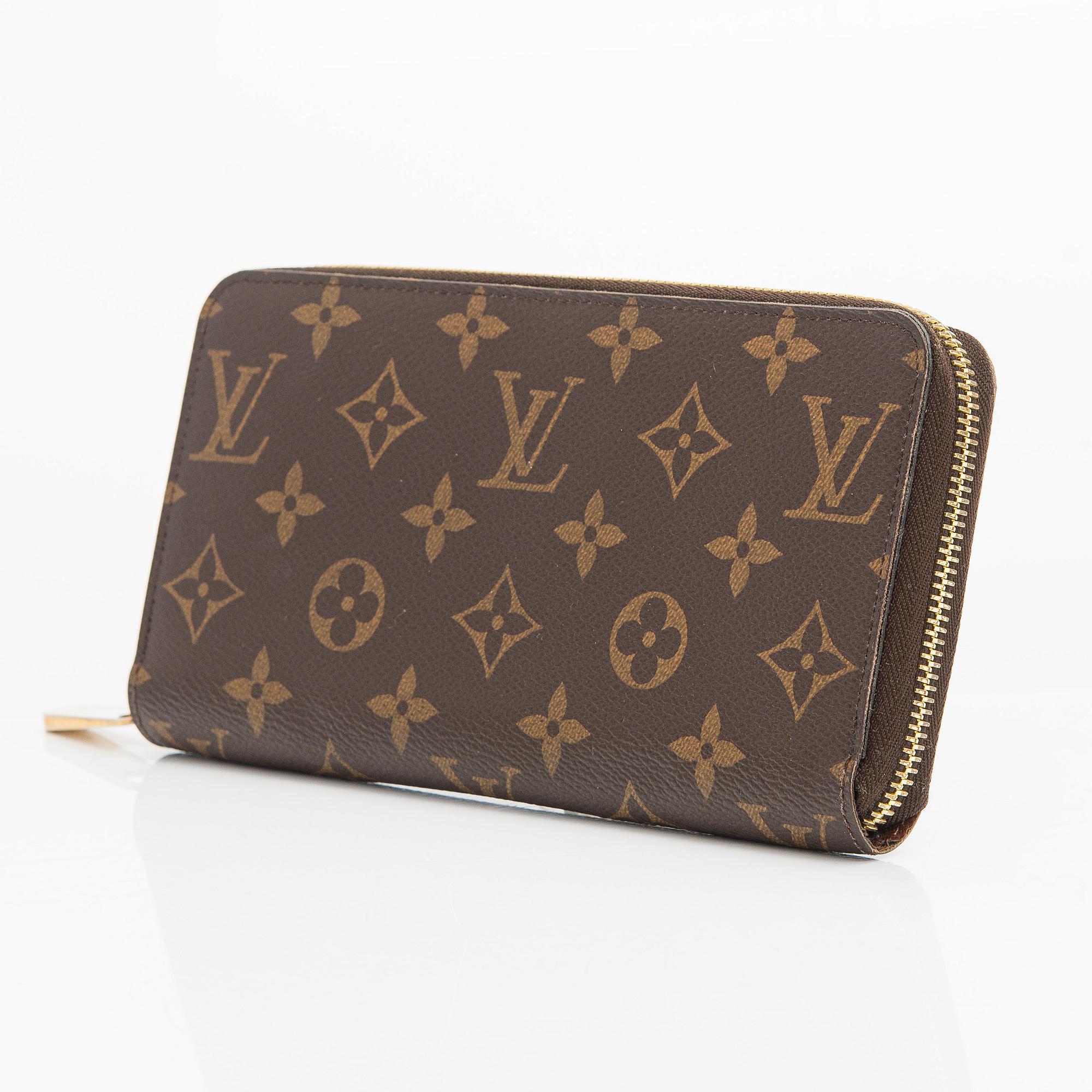 Louis Vuitton, A monogram canvas 'Zippy' wallet.