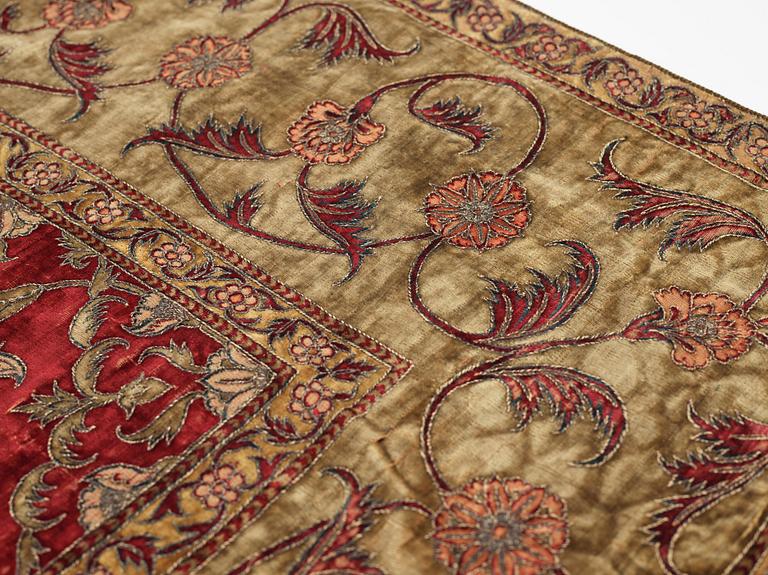 MOGUL SILKESSAMMET, Indien, sannolikt 1700-talets andra hälft, ca 227 x 146,5 cm.