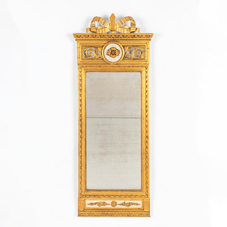 Spegel, sengustaviansk, omkring 1800.