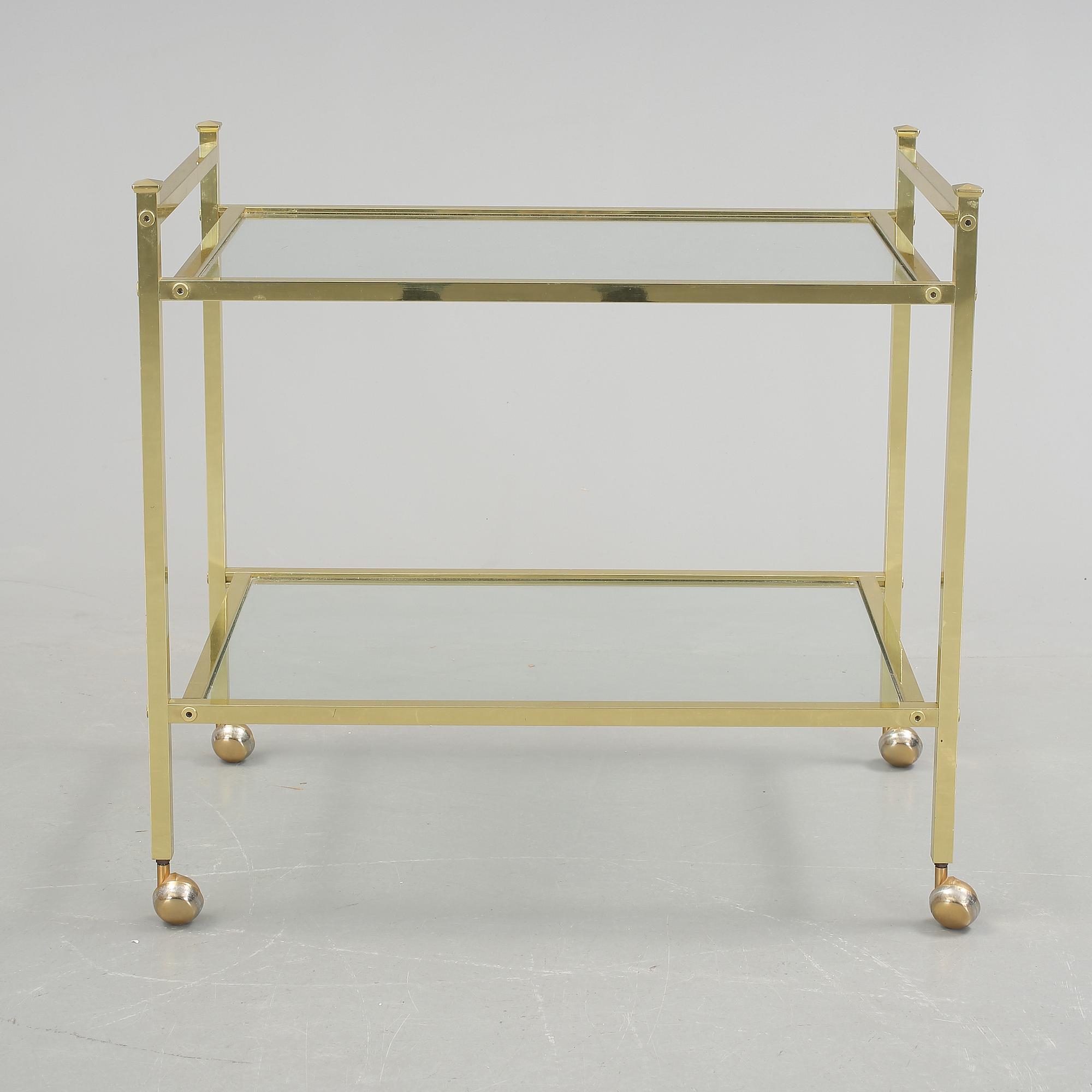 SERVERINGSVAGN, mässing och glas, omkring 1900-talets tredje kvartal.