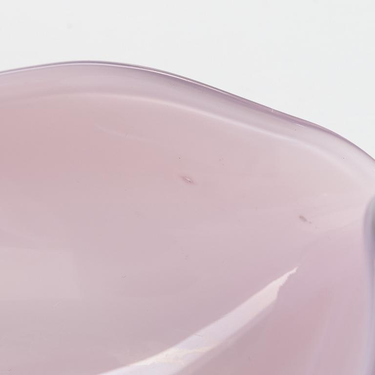 Kaj Franck, a set of five art glass bowls, model 3318, 'Näkinkenkä', signed K. Franck, Iittala.