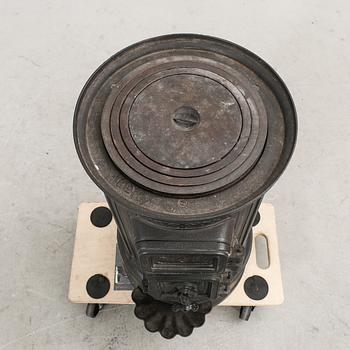 A cast iron Husqvarna stove No 52 around 1900.