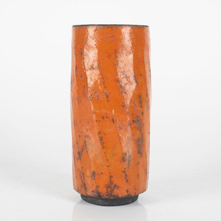 Inger Rokkjaer, a raku vase, Denmark, 2002.