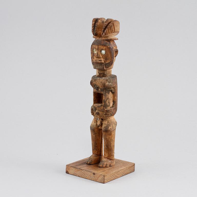 FIGURIN, trä, Afrka, 1900-tal.