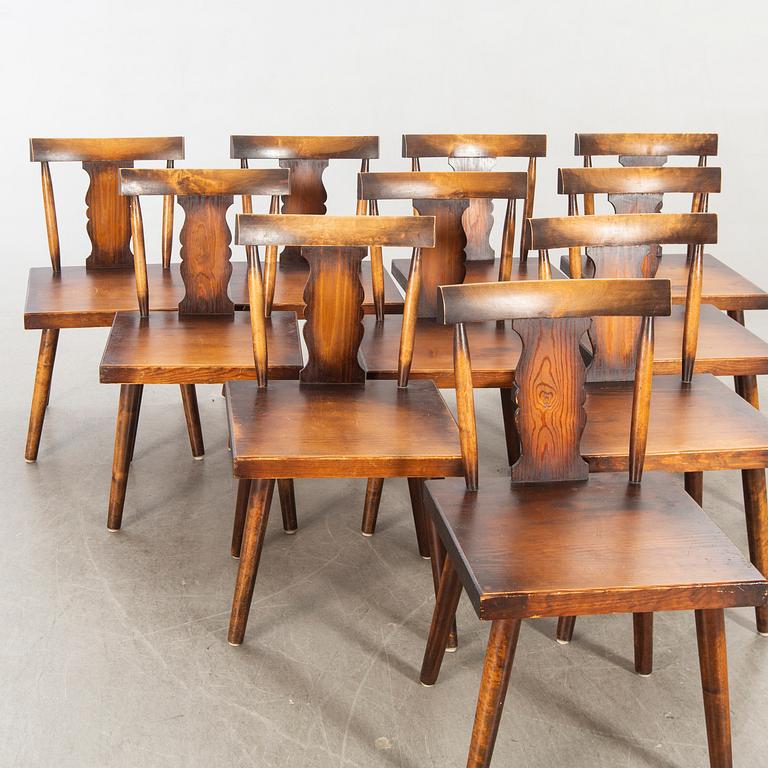 A 1940's 11 pcs dining table and chairs.