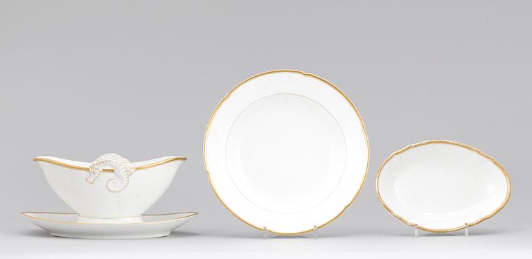 MATSERVIS, 75 delar, porslin, Bing & Gröndahl, Köpenhamn, Danmark, 1900-talets första hälft.