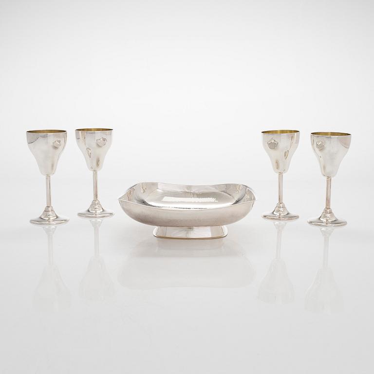 Starkvinglas, 4 st, samt serveringskål, silver, Kultakeskus Tavastehus 1947 och Auran Kultaseppä Oy 1975, Åbo.