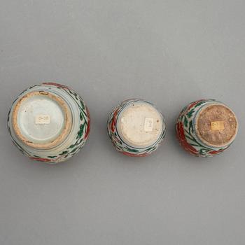 TEKRUKOR, tre stycken, porslin, Kina 1600-tal.