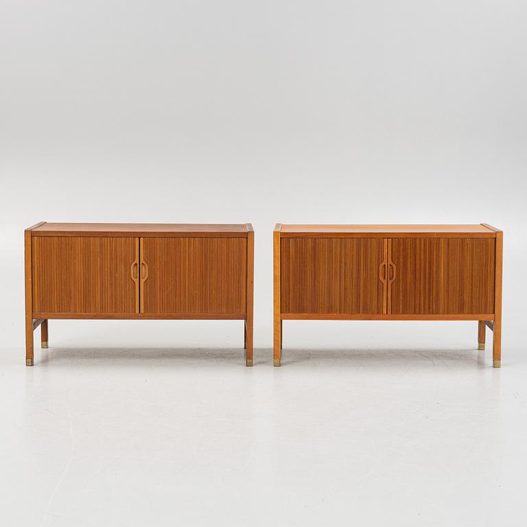 Carl-Axel Acking, sannolikt, sideboard, ett par, Svenska Möbelfabrikerna, Bodafors, 1900-talets mitt.