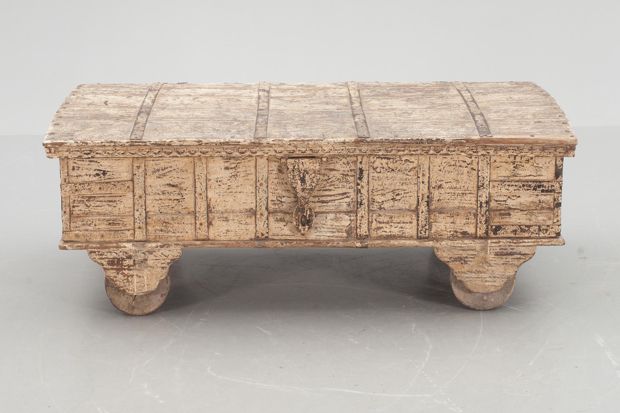 KISTA/BORD, Indien, 1900-talets andra hälft.