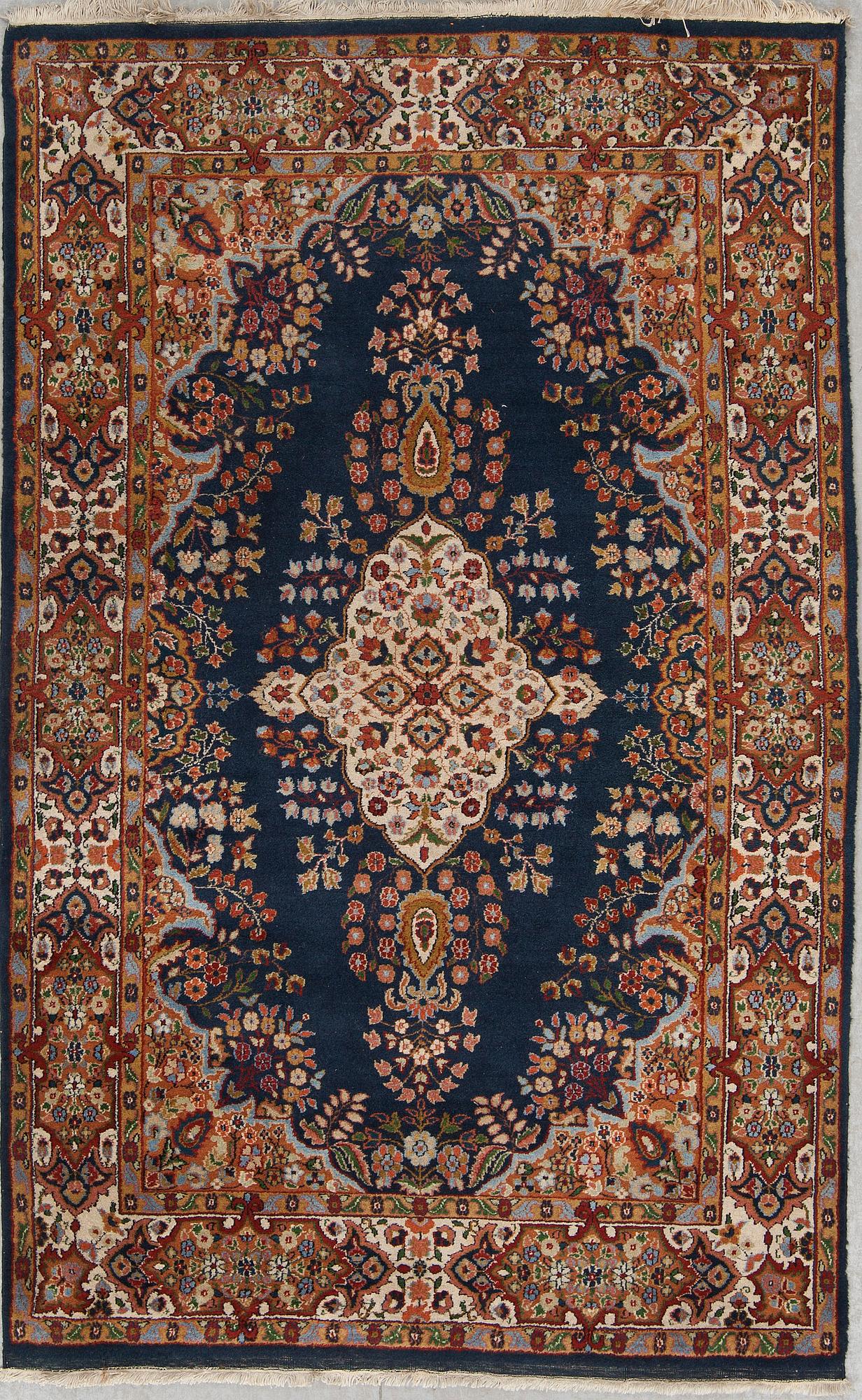 MATTA, old/semiantik, Kirman, ca 194 X 122 cm.