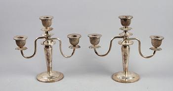 KANDELABRAR, ett par, sterlingsilver, Thailand, 1900-tal.