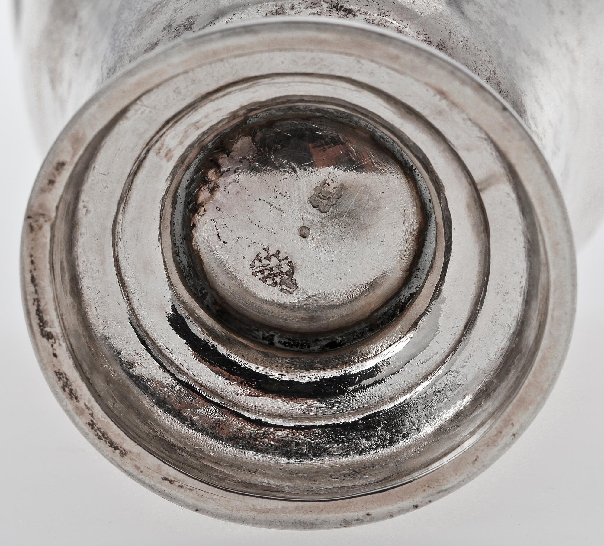 BÄGARE, silver, rokoko, otydl stämplar, möjligen Danmark, 1700-tal. Vikt ca 130 gram.