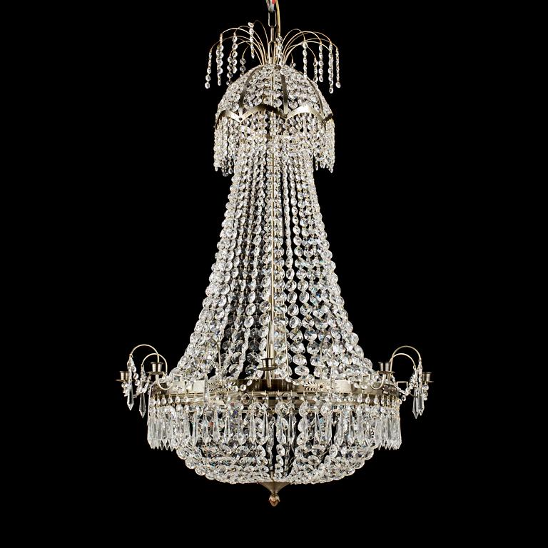 LJUSKRONA. Gustaviansk stil, 1900/2000-tal. Höjd: 116 cm.