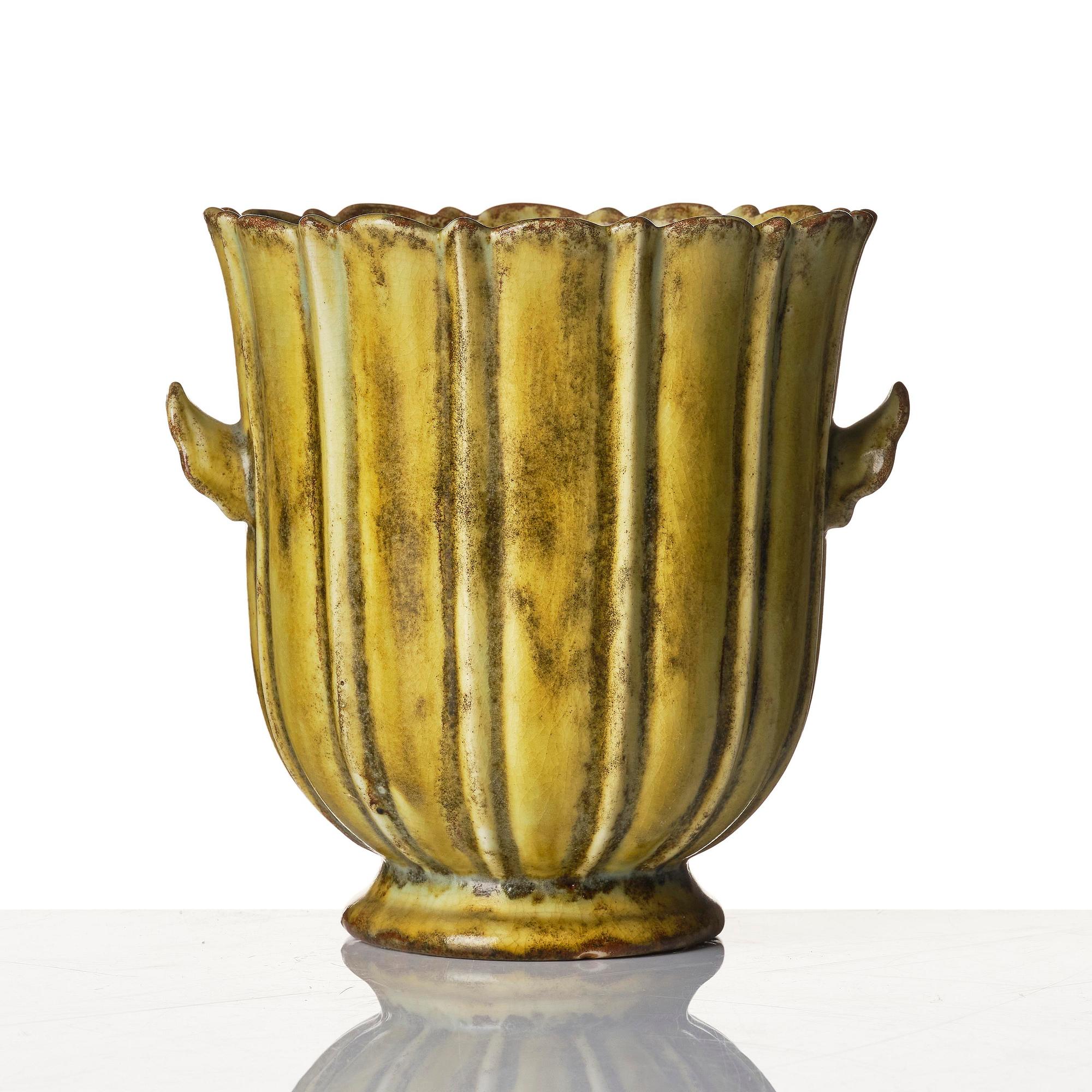 Wilhelm Kåge, a stoneware jar, Gustavsberg 1930.