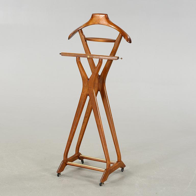 A wooden clothes hanger, second half of the 20th century.