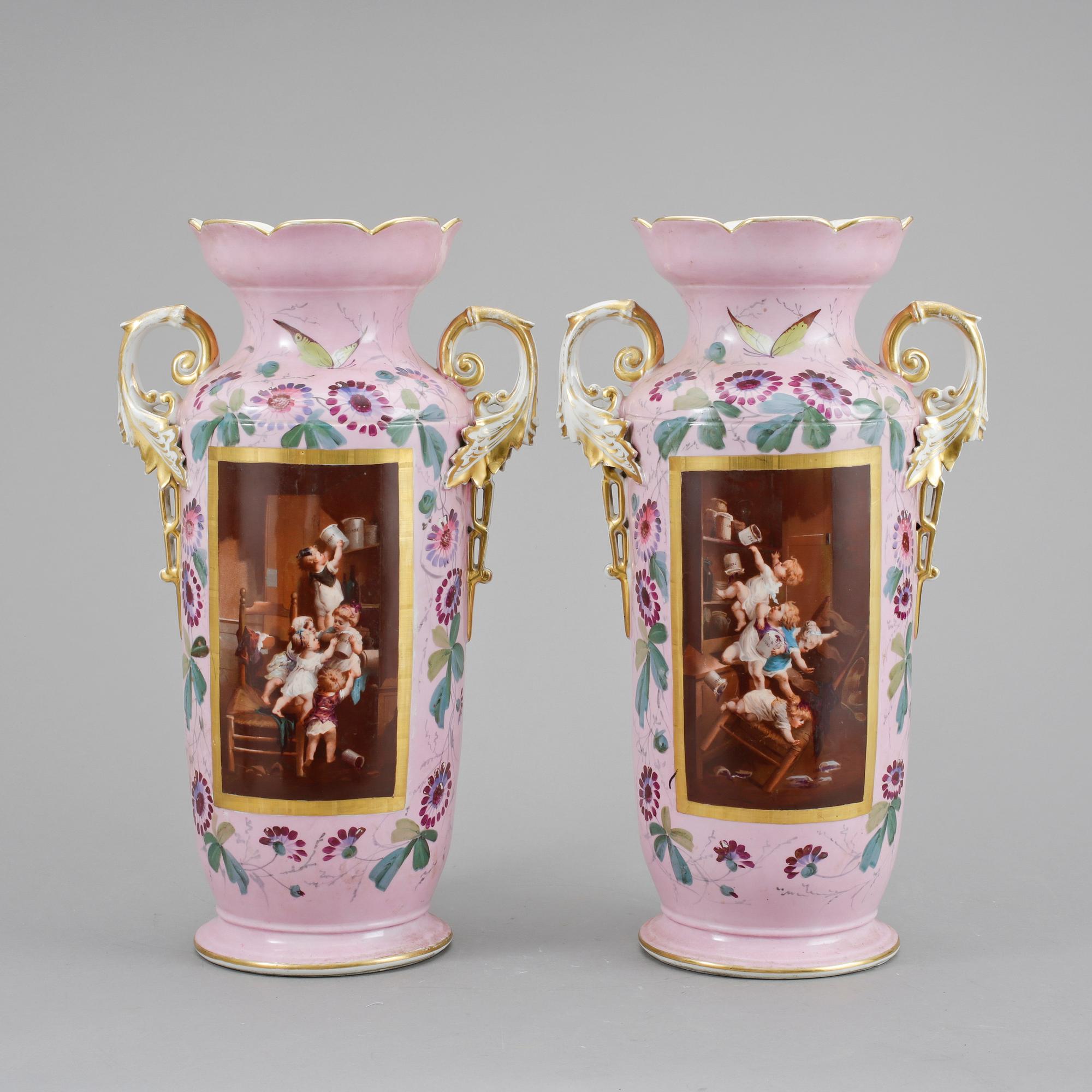 PARVASER, porslin, troligen England, 1800 andra hälft.