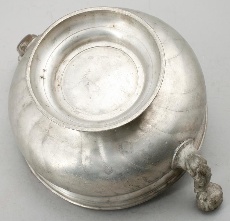 KALLSKÅL, tenn, 1700-tal.
