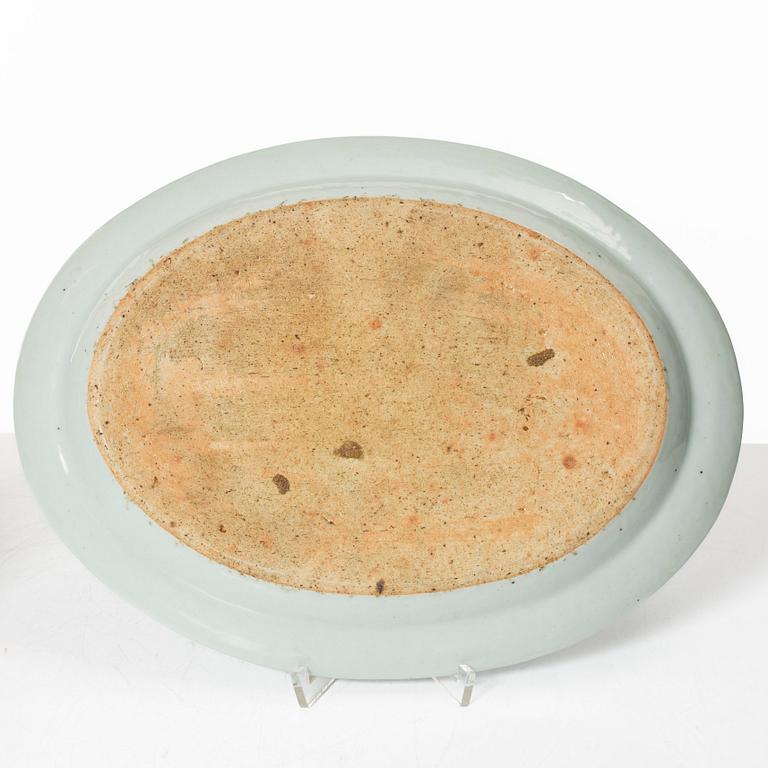 Two serving dishes, China, 19th century.