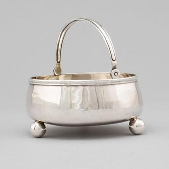 A Russian 19th century silver sugar bowl, unidentified makers mark, St. Petersburg 1871.