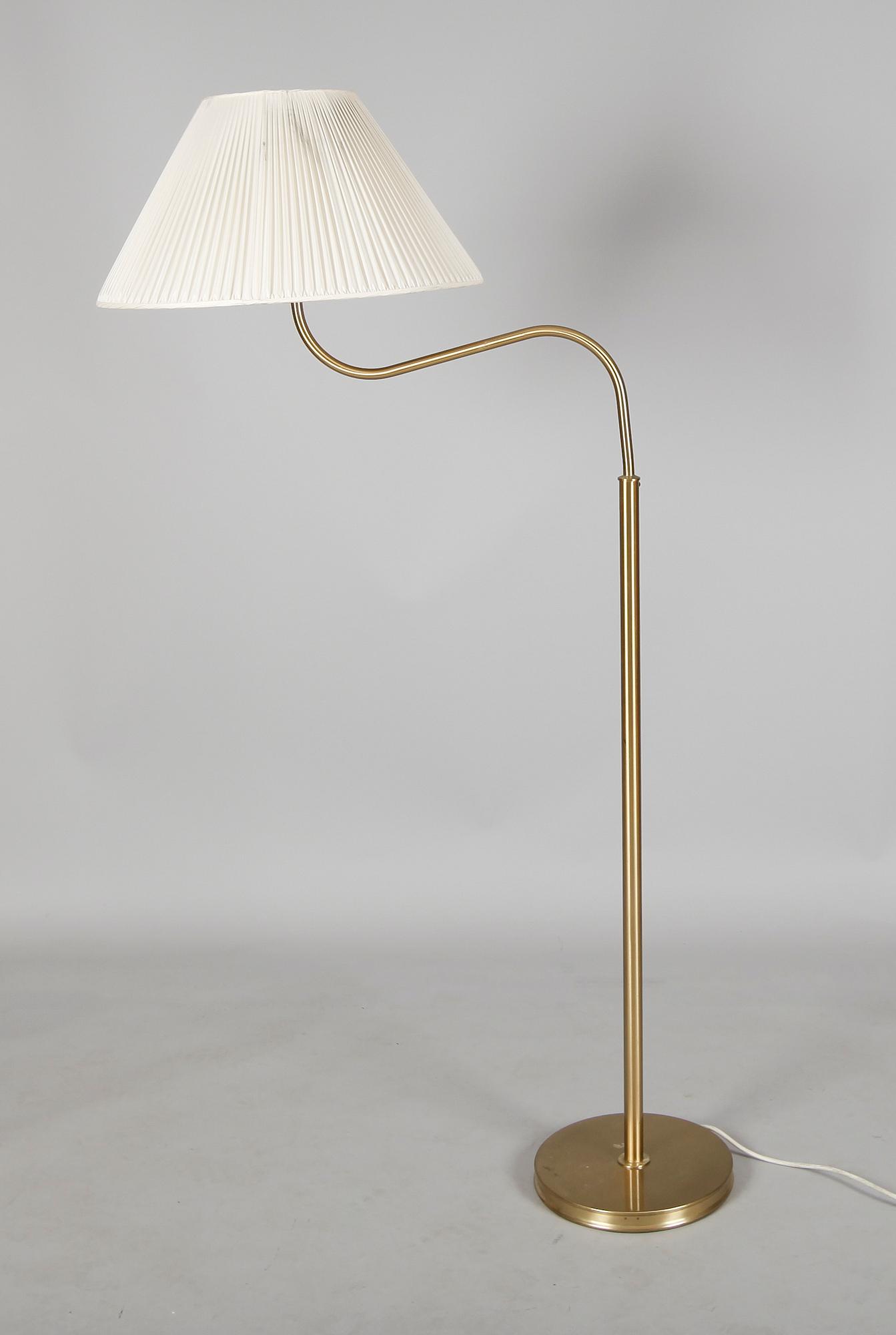 GOLVLAMPA, modell 2368/2148, "Stora Kamelen", Josef Frank, Firma Svenskt Tenn.