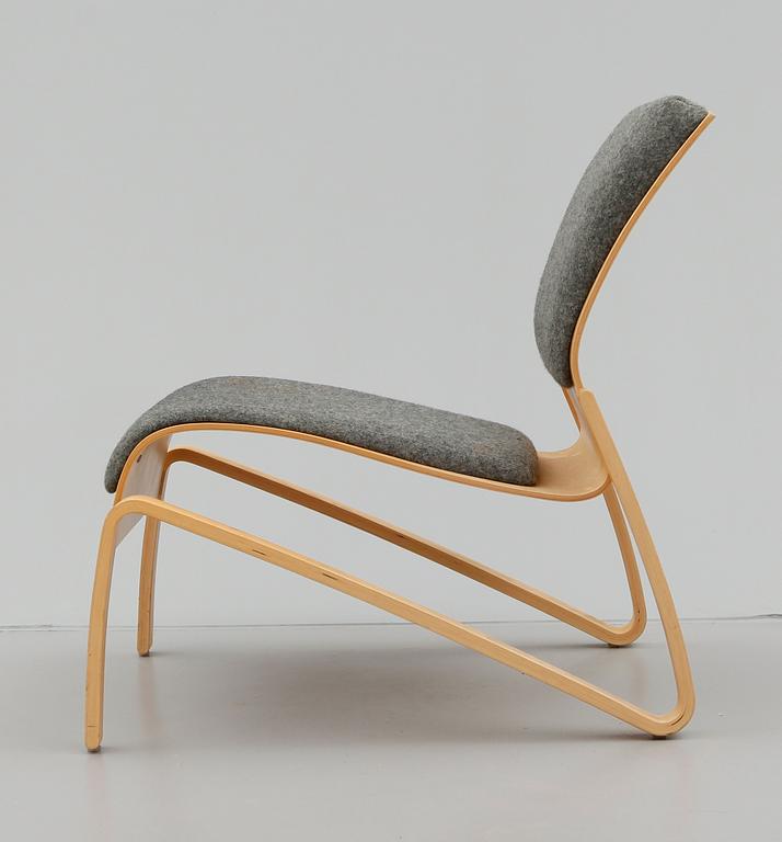 FÅTÖLJ, modern formgivning.