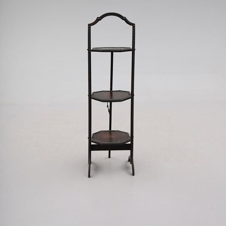 CAKESTAND, England, omkring år 1900.