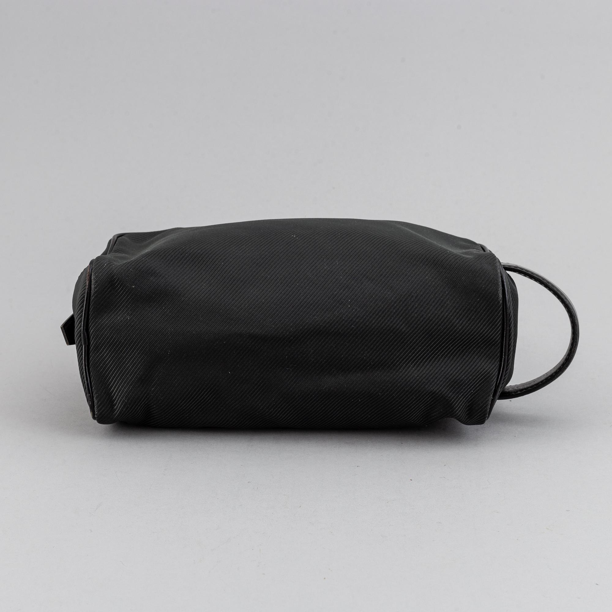 LOUIS VUITTON, 'Parana Toiletry Bag 26'.