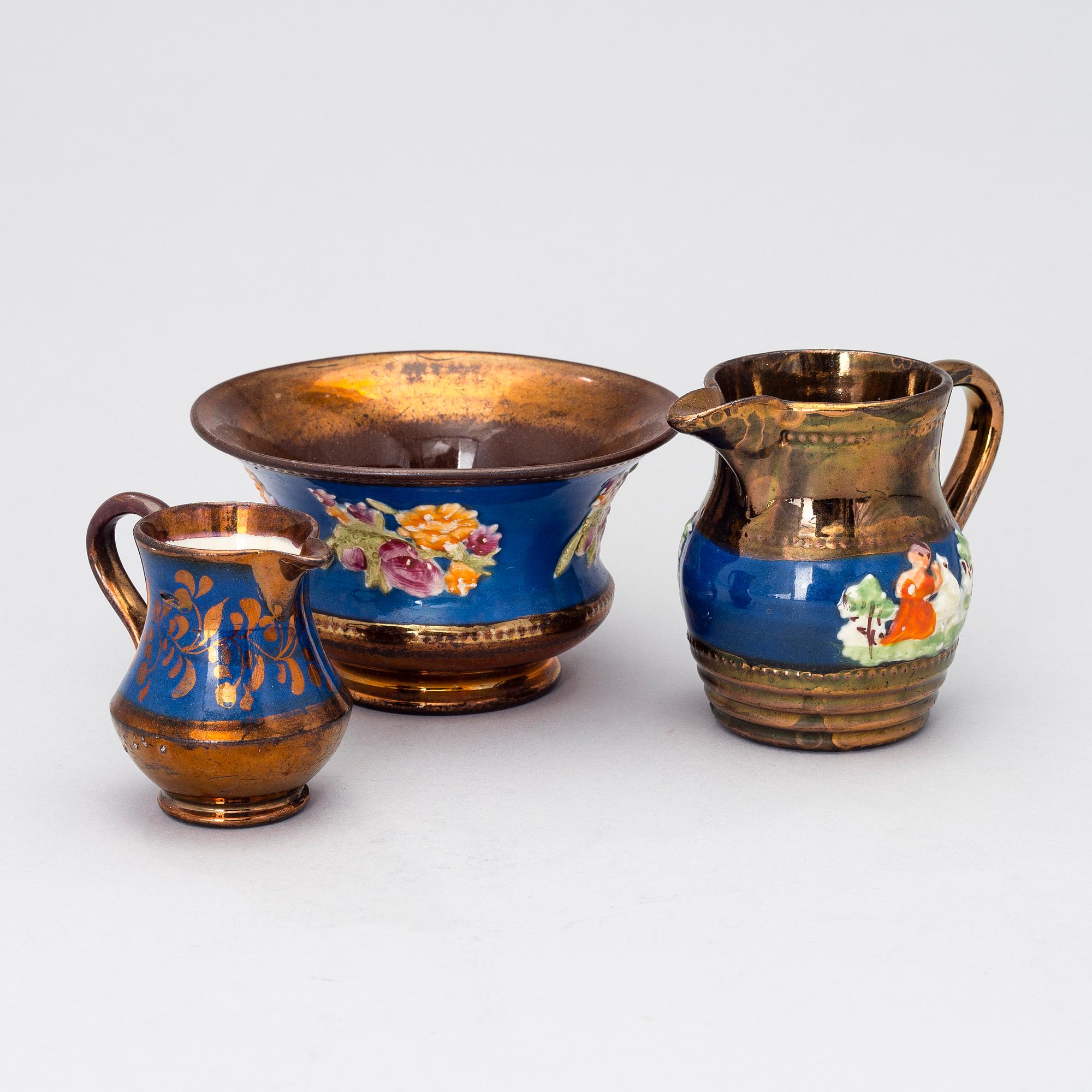 THREE PIECES OF LUSTERWARE, England, middle of the 19th century.