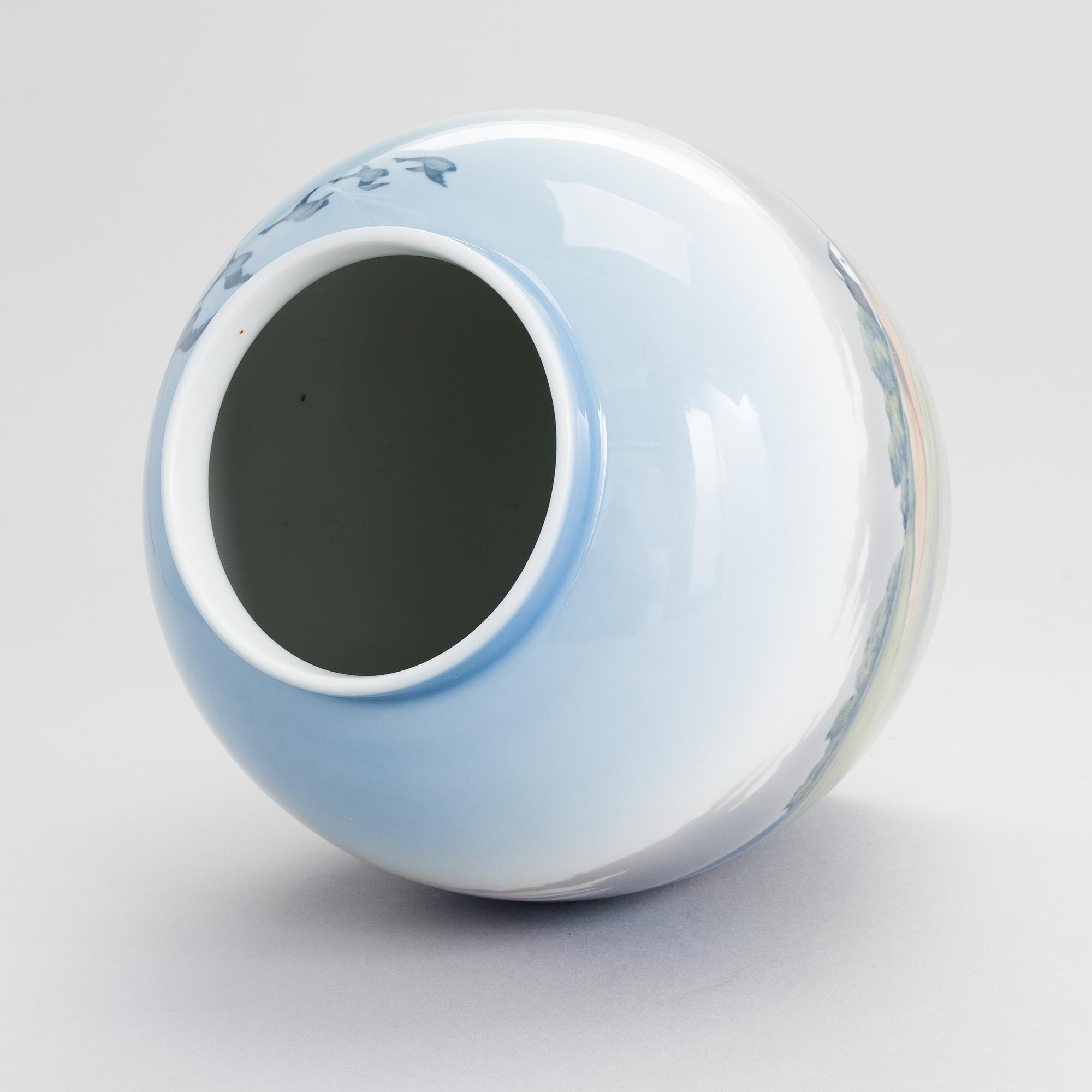 Vas, porslin Royal Copenhagen 1969-1974.