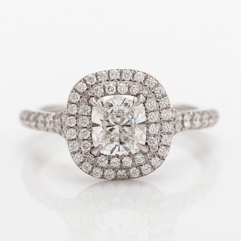 Tiffany & Co, Ring, "Soleste Cushion-cut Double Halo", platina och diamanter.