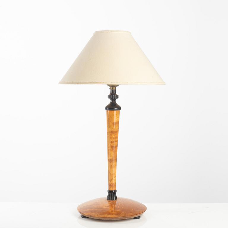 Harald Notini, a table lamp model "6907", Arvid Böhlmarks Lampfabrik, Stockholm 1920s.