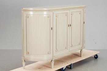 SIDEBOARD, gustaviansk stil, 1900-tal.