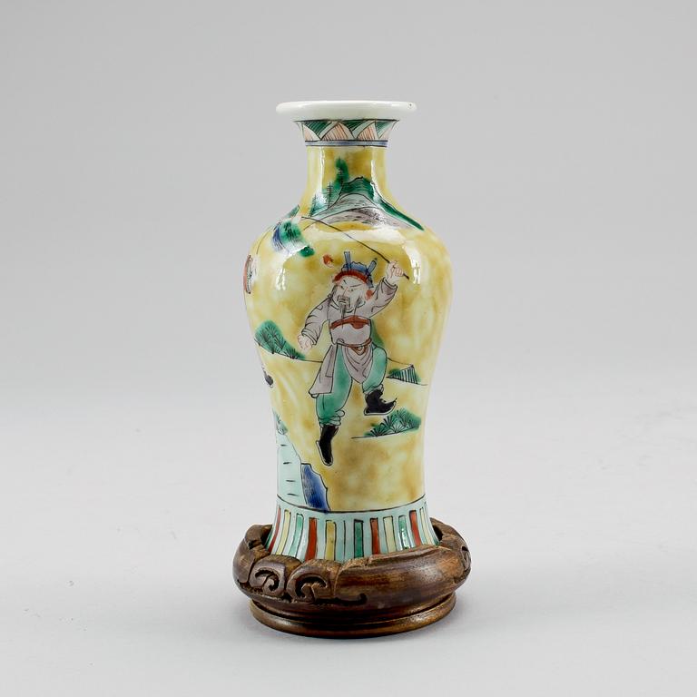 URNA, porslin, Kina 1800/1900-tal.