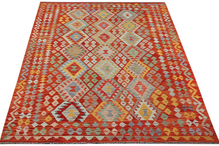 A Kilim carpet, c. 298 x 201 cm.