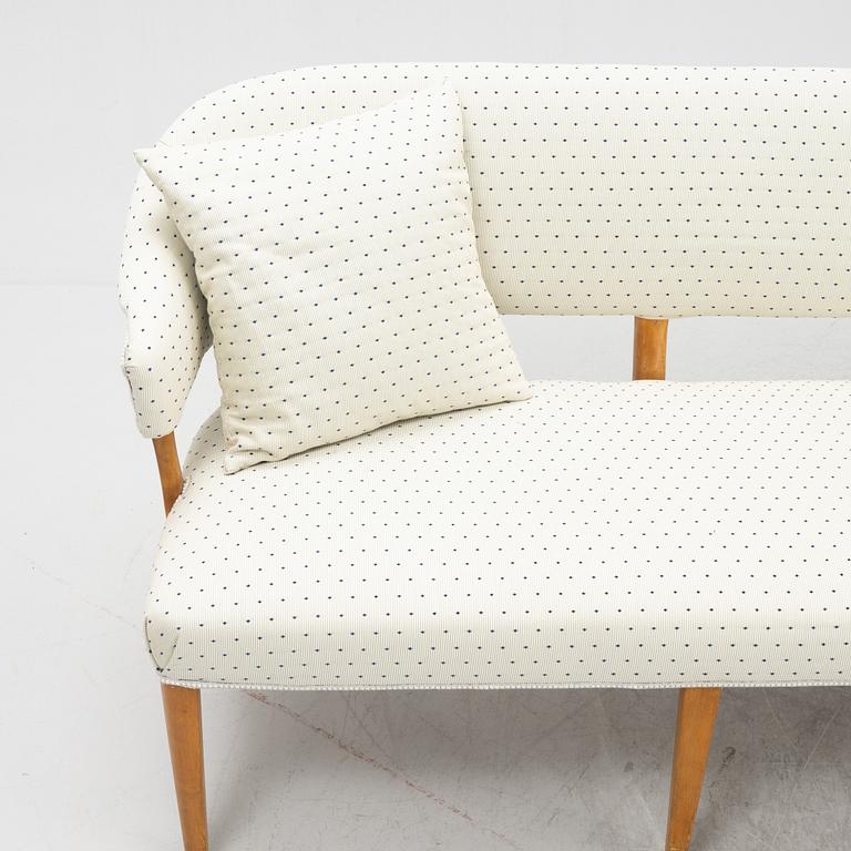 Carl Malmsten, soffa samt 3 stolar "Lata greven", 1900-talets andra hälft.