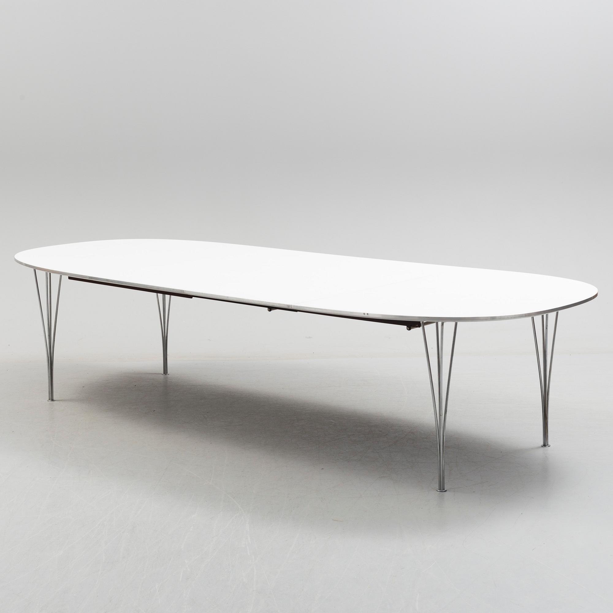 BRUNO MATHSSON & PIET HEIN, matbord, "Superellips" för Fritz Hansen med iläggskivor.