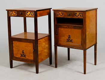 SÄNGBORD, 2 st snarlika, art déco, 1930-tal.