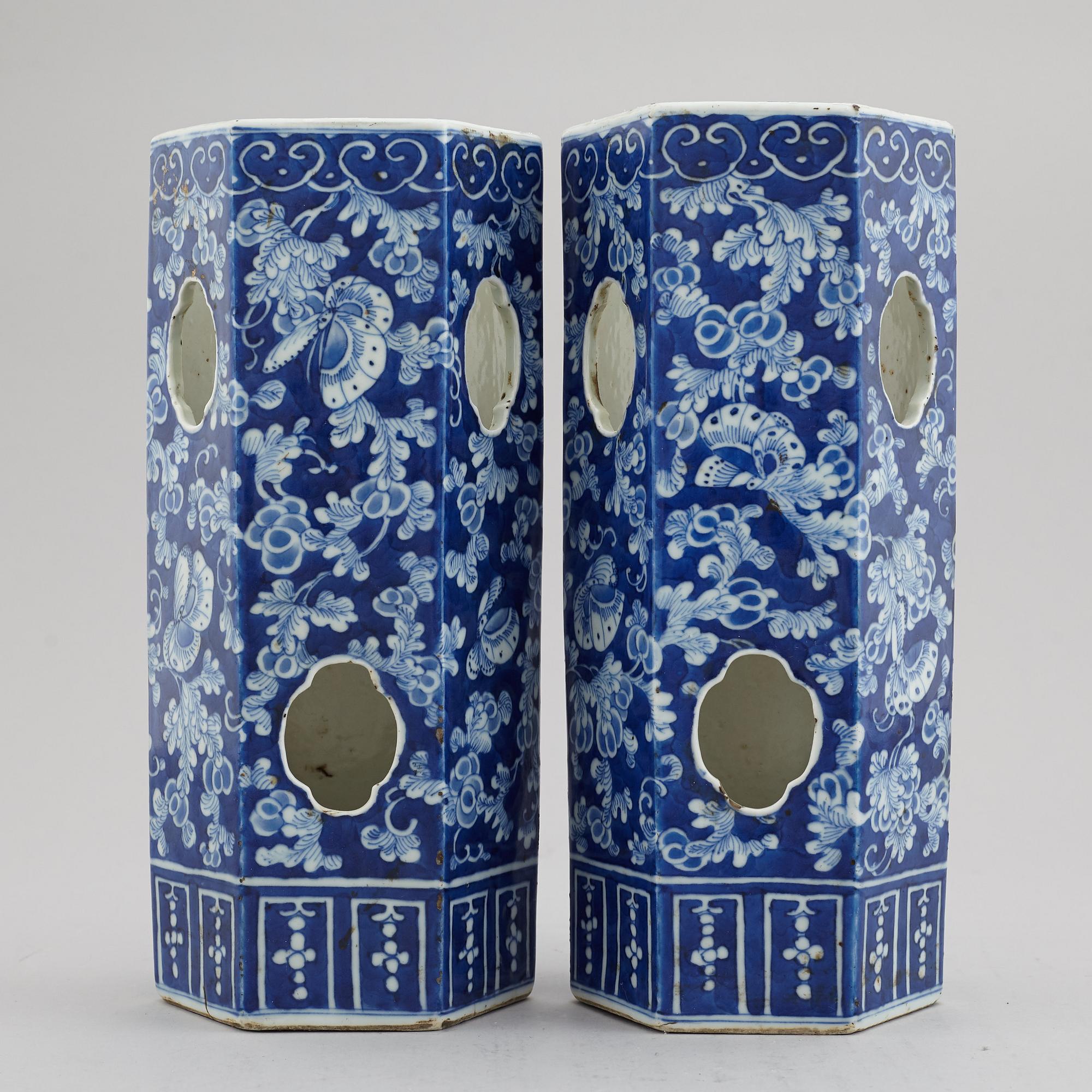 A pair of lanterns/mounted as lamps, late Qingdynasty, circa 1900.