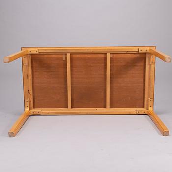 Alvar Aalto, ALVAR AALTO, A mid 20th century 'Y 89'table for Artek. Finland.