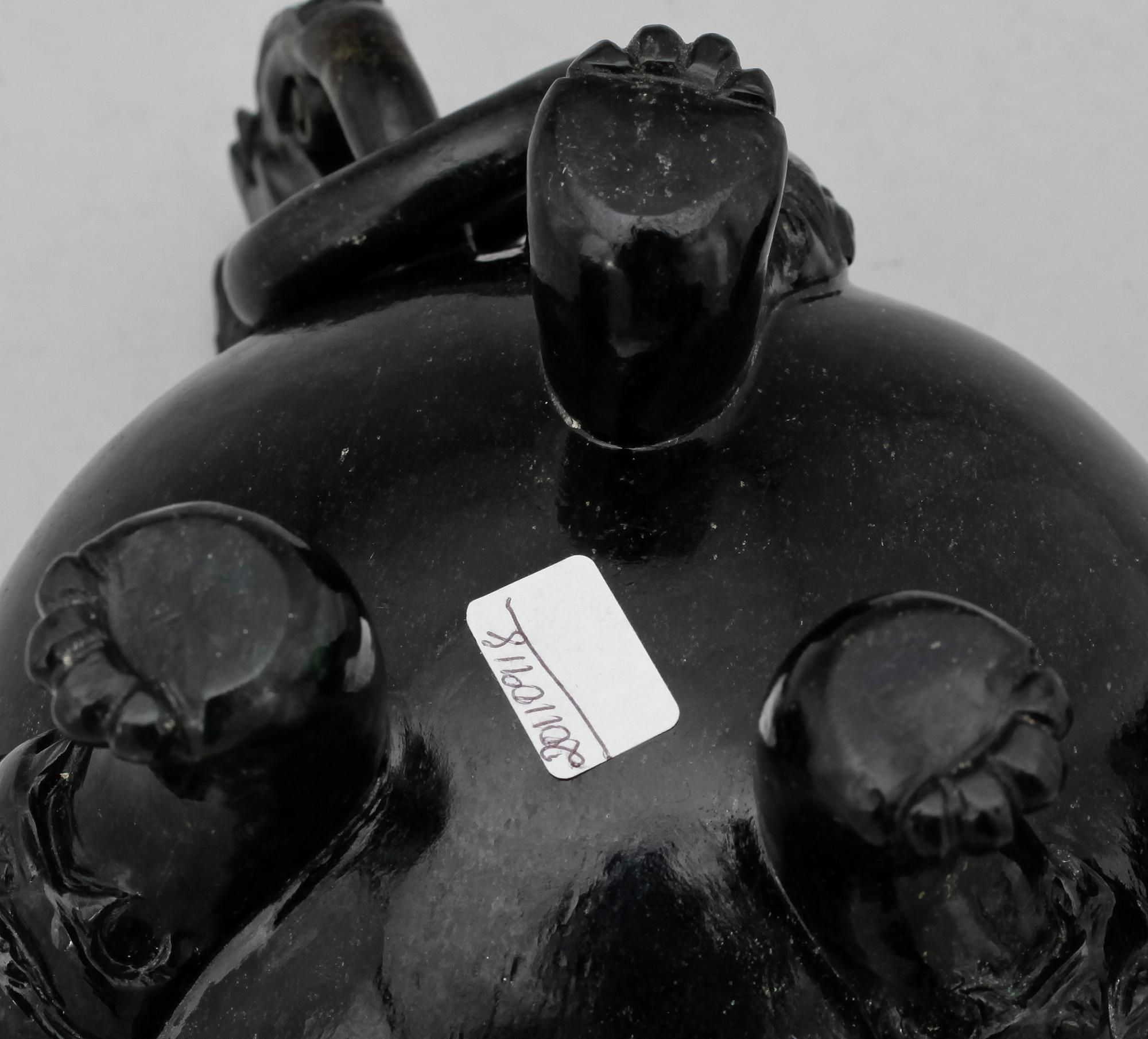 RÖKELSEKAR, med lock, sten. Kina, 1900-tal.