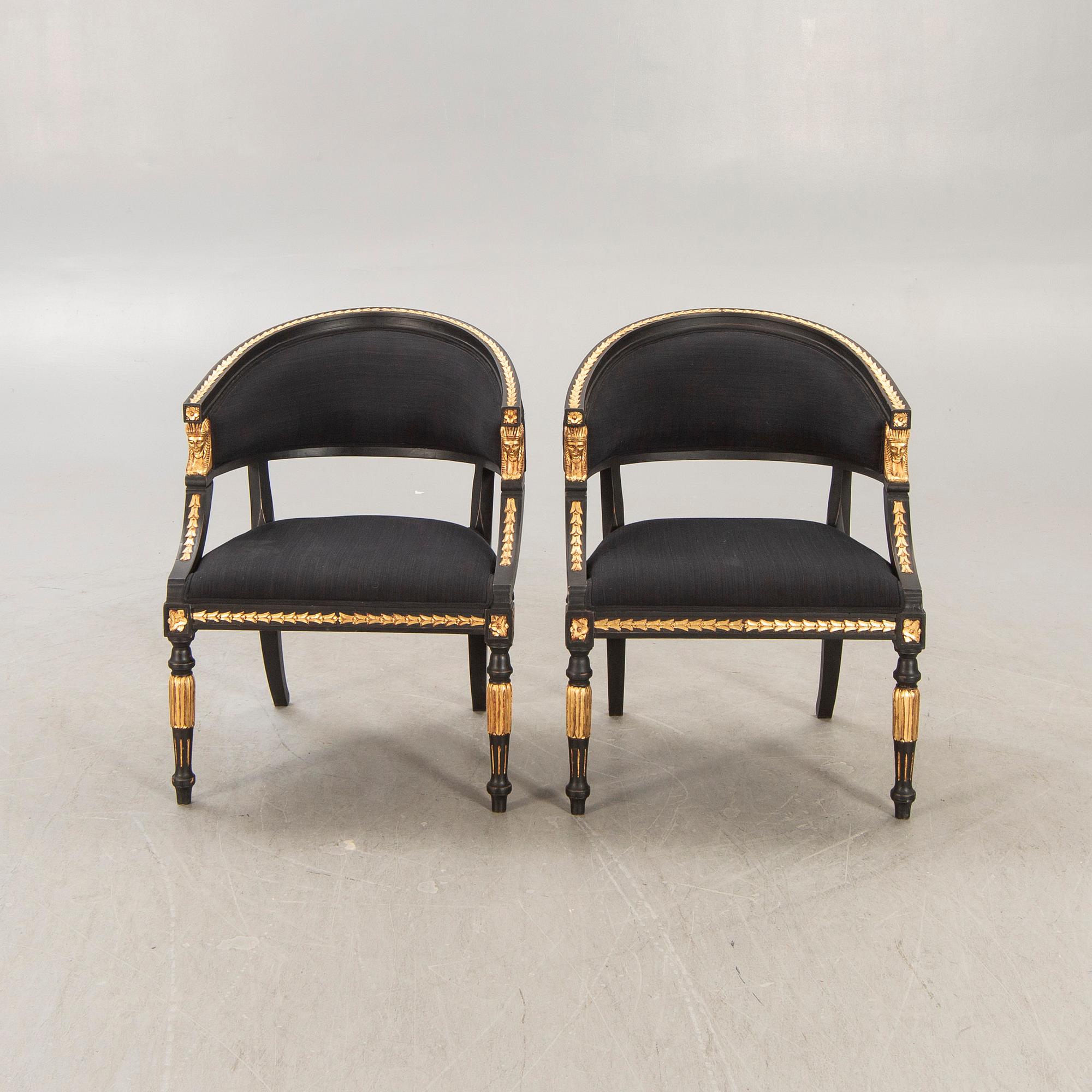 Baljfåtöljer ett par Gustaviansk stil 2000-tal.