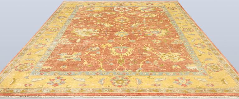 A carpet, Ziegler design, approx. 362 x 274 cm.