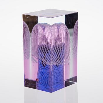 OIVA TOIKKA, GLASS CUBE. Signed Oiva Toikka, Nuutajärvi 15/100, Kun tuomet kukkivat 2007.