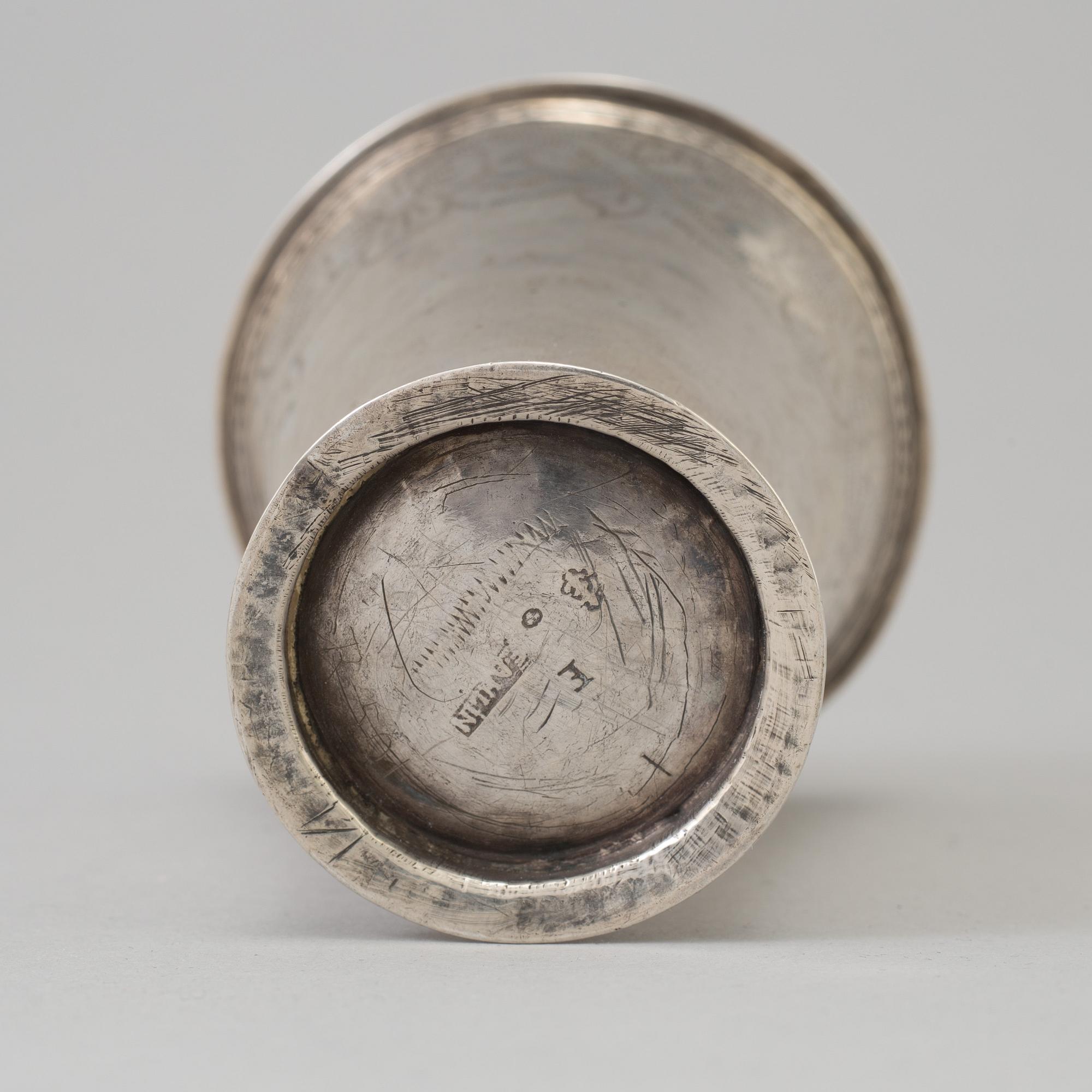 BÄGARE, silver, Erik Ahlin, Enköping 1763. Vikt ca 65 gram.