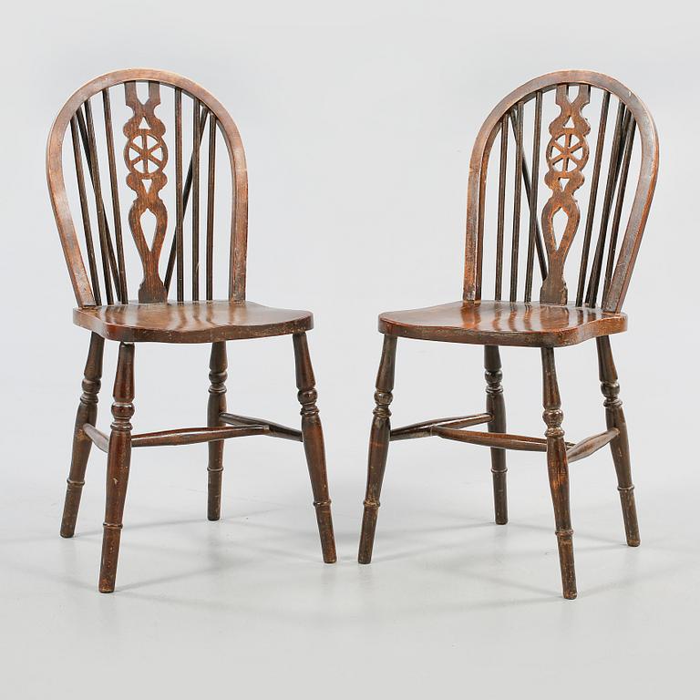 STOLAR, ett par, Windsormodell, omkring 1900-talets mitt.