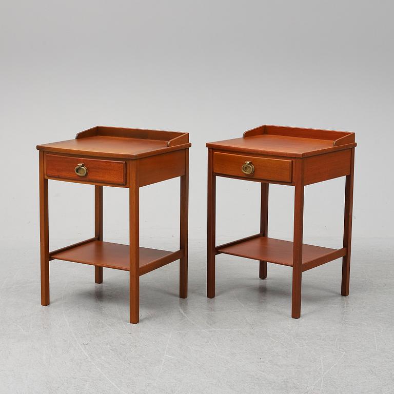 KERSTIN HÖRLIN-HOLMQUIST, a pair of mahogany bedside tables, Triva, Nordiska Kompaniet, 1965.
