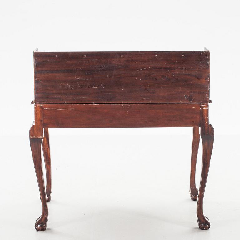 SKRIVBORD, Chippendale-stil.