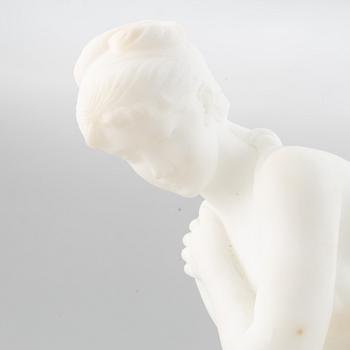 Sculpture, galleria Lapini, Alabaster. Height 36 cm.